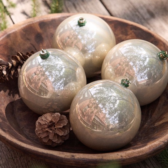 Pearlescent XL Shatterproof Ornemants - Picture 3 of 10